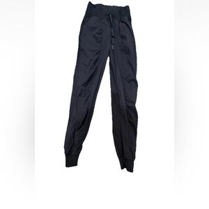 lululemon athletica women’s Charcoal Joggers size 2